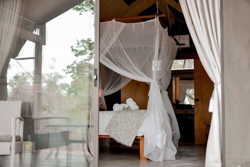 Little Africa Safari Lodge