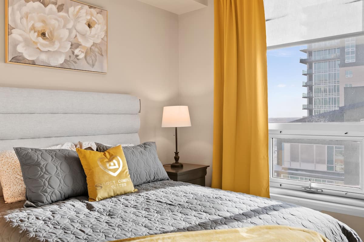 Departamento Prestigio, 2 habitaciones, 2 baños, vista a la ciudad | 2 habitaciones, decoración personalizada y muebles diferentes