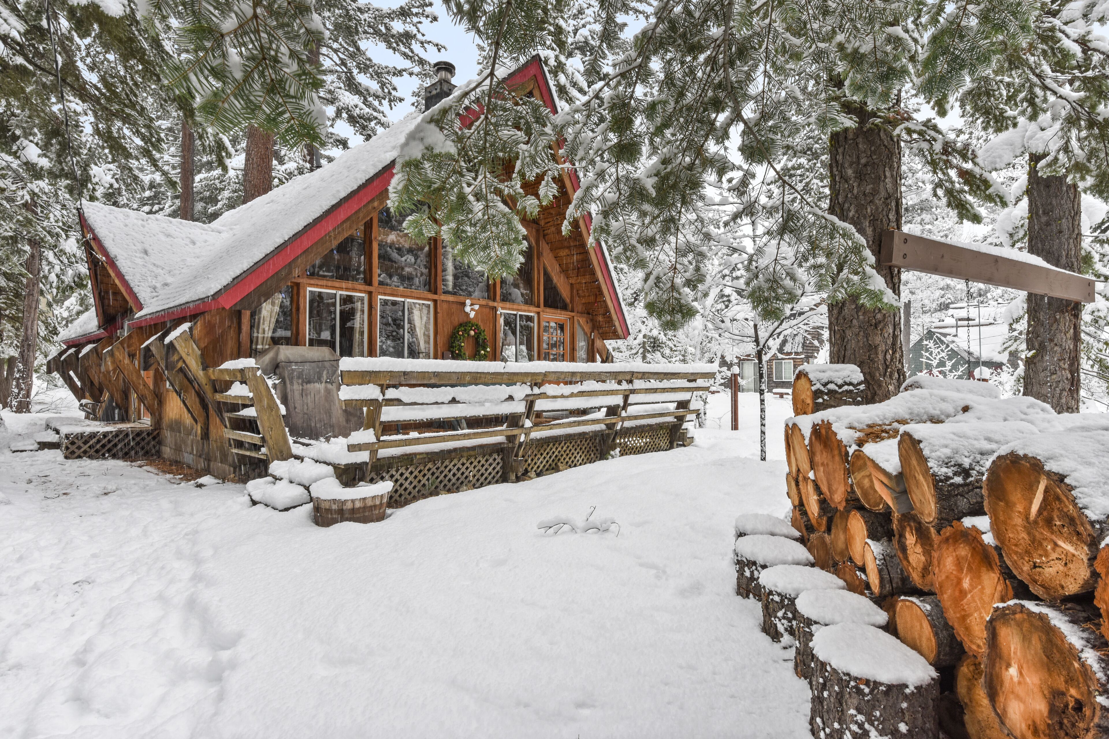 West Shore Haven | Short Drive to Pine Point Beach Family Friendly Fun