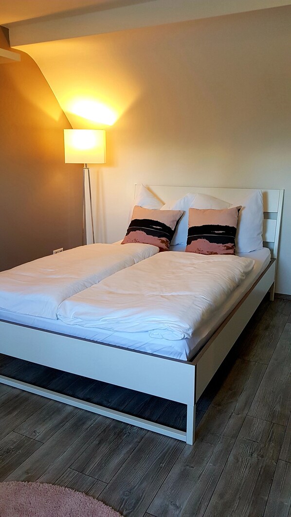 1 bedroom, desk, iron/ironing board, free WiFi