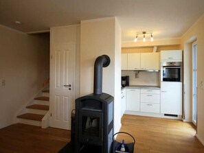 Køleskab, ovn, opvaskemaskine, kaffe-/temaskine