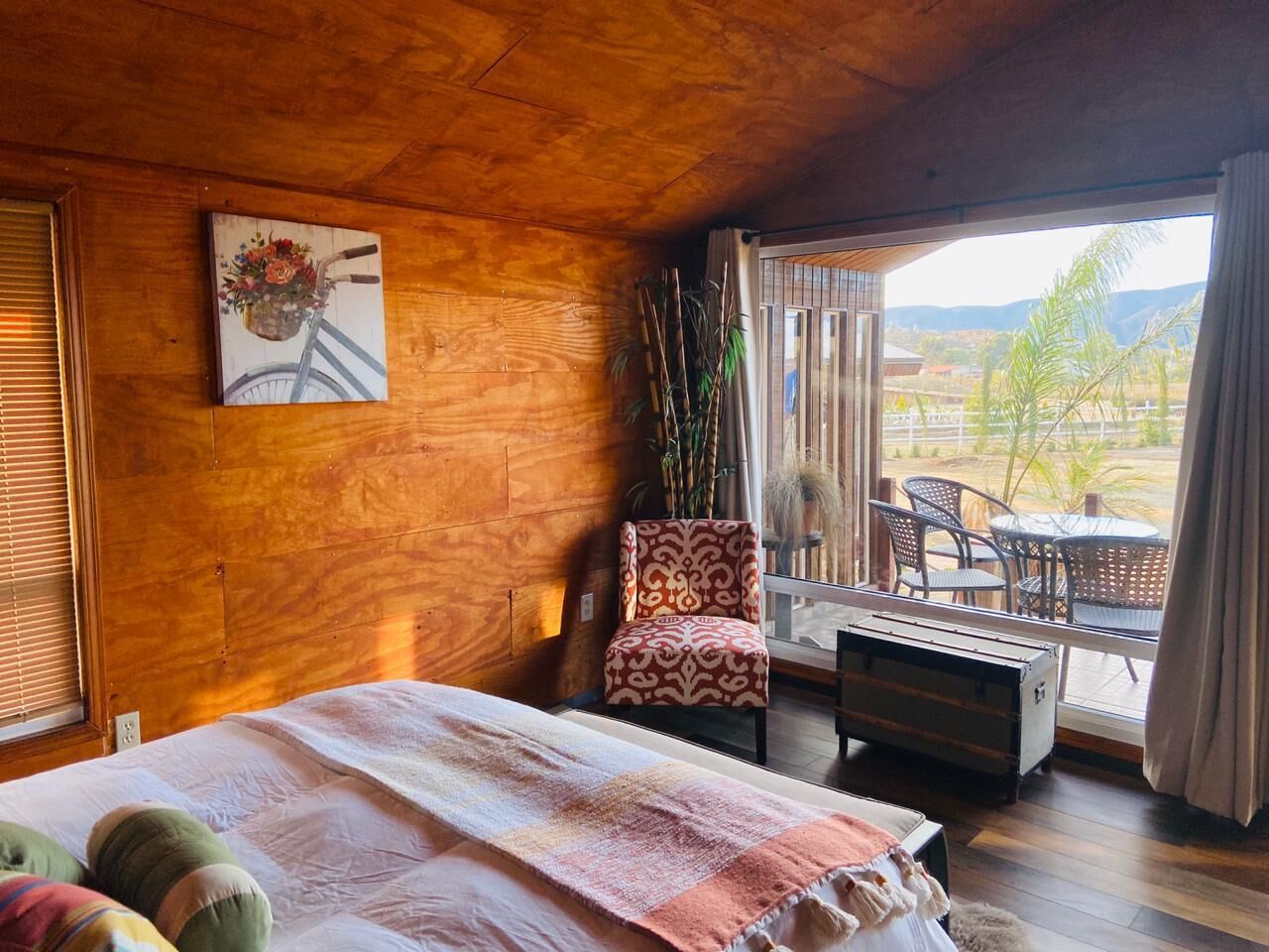 Cabaña del Lago | 1 soverom, dundyner, senger med overmadrass og minibarvarer (inkludert)