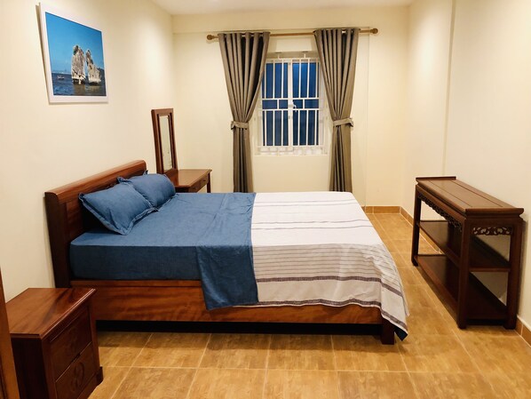 3 bedrooms, in-room safe, iron/ironing board, WiFi
