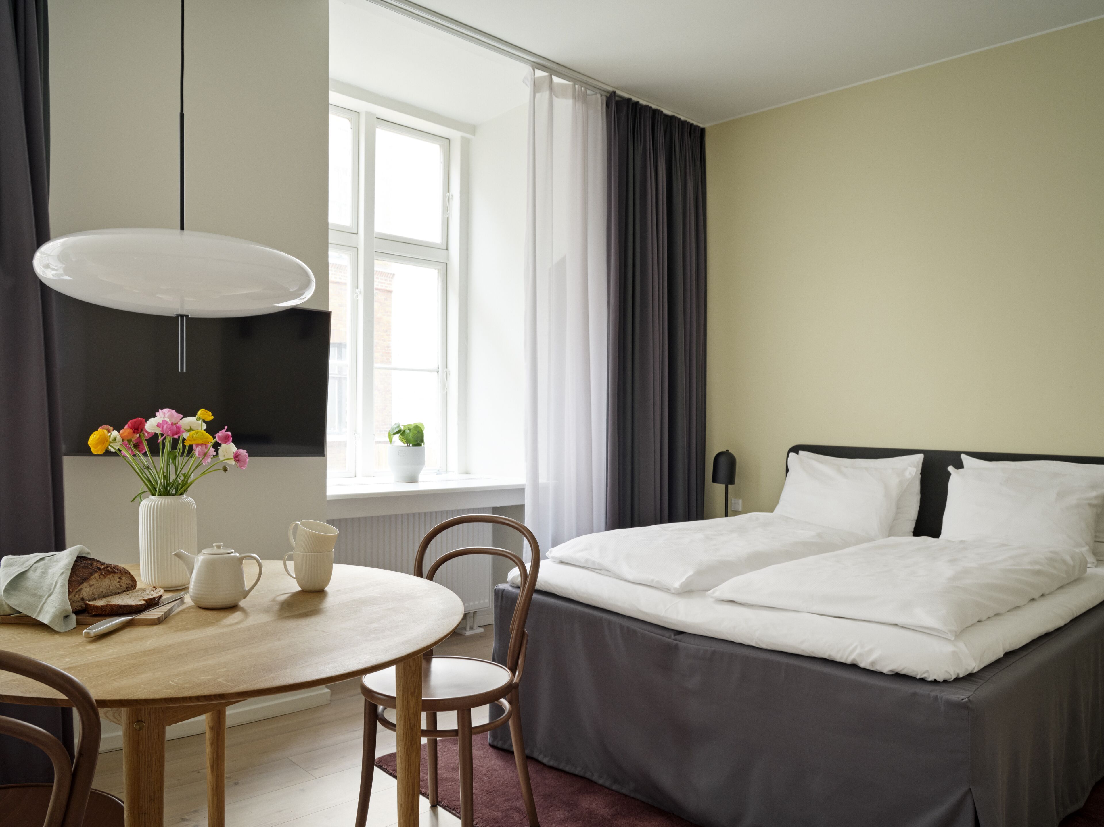 Studio Apartment | Kameruitzicht