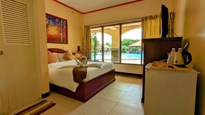 Elite Room, 1 Queen Bed, Non Smoking, Pool View | Water view