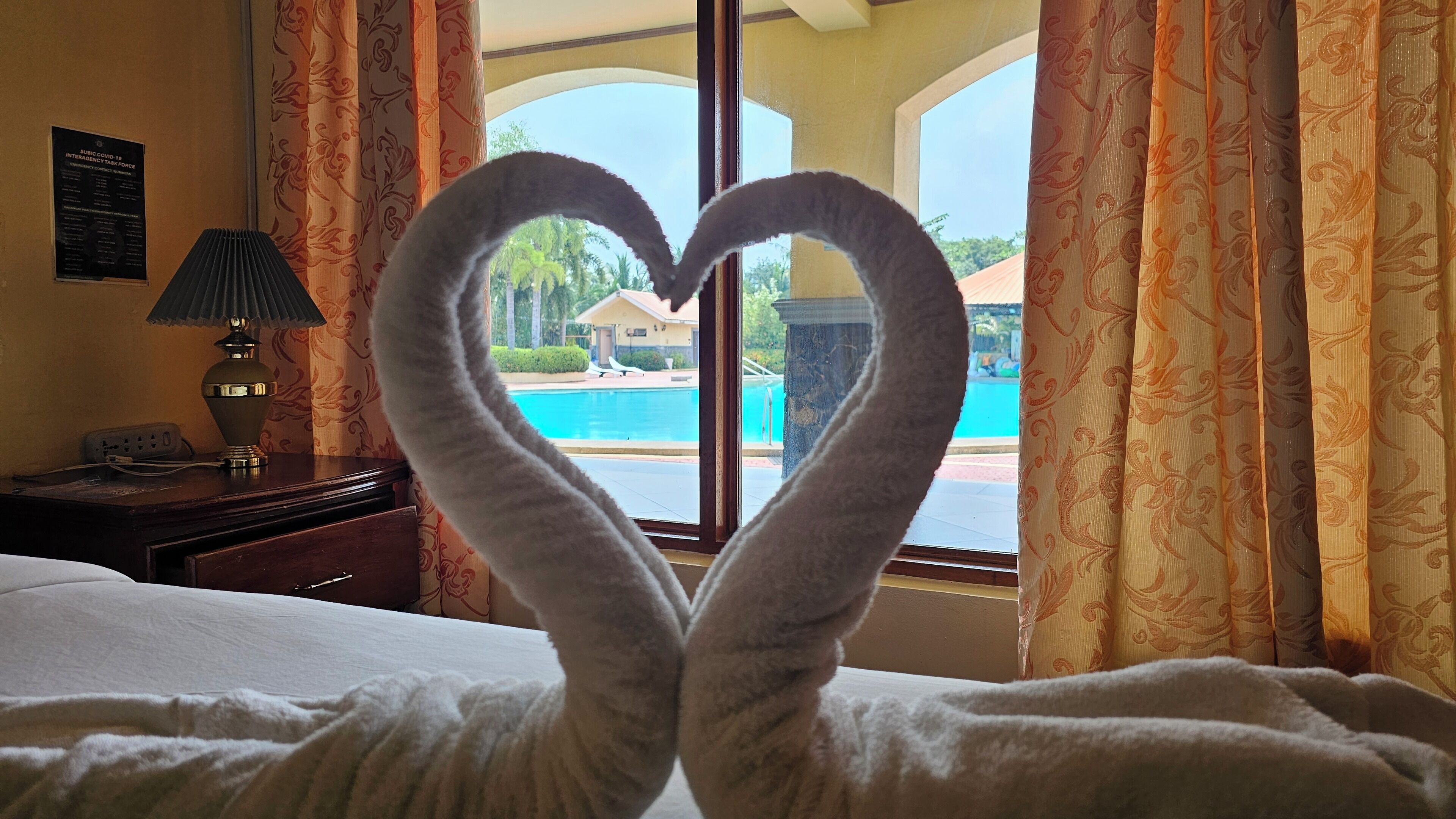 Elite Room, 1 Queen Bed, Non Smoking, Pool View | In-room safe, individually decorated, individually furnished