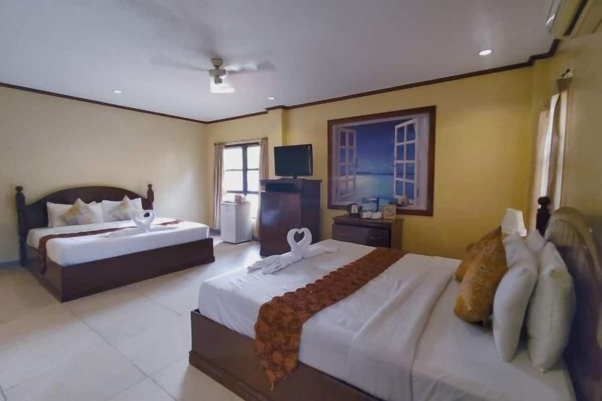 2 bedrooms, in-room safe, individually decorated, individually furnished
