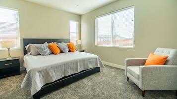 3 habitaciones, tabla de planchar con plancha y cuna de viaje