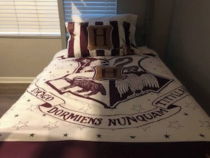 House (3 Bedrooms) | 3 bedrooms, memory foam beds, iron/ironing board, bed sheets
