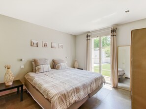 4 bedrooms, WiFi