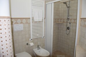 Dusche, Haartrockner, Seife