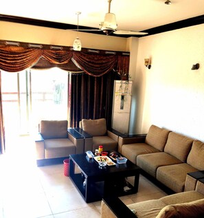 Interior - Maidi Backpacker (Islamabad)