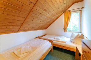 2 bedrooms, WiFi, wheelchair access - Vacation home Weihe, terraced house, 4 persons, GS, terrace (7) - Holiday village (Rechlin)