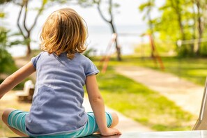 Unclassified image, 2 of 26, button