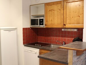 Kühlschrank, Mikrowelle, Geschirrspüler