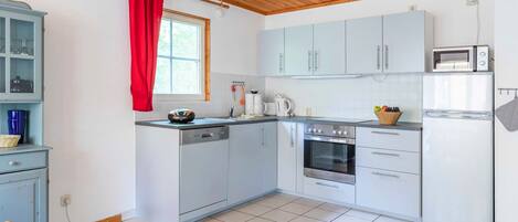 Fridge, oven, dishwasher