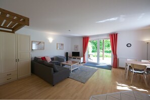 TV - 2-room vacation apartment, 2 (+2) persons, ground floor (8) - Müritzparadies - Feriendorf Alte (Rechlin)