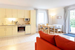 Unclassified image, 5 of 18, button