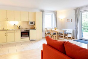 Unclassified image, 2 of 18, button - 2-room vacation apartment, 2 (+2) persons, ground floor (11) - Müritzparadies - Feriendorf (Rechlin)