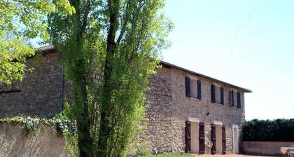 Maison spacieuse en pierre, 3 chambres, animaux admis