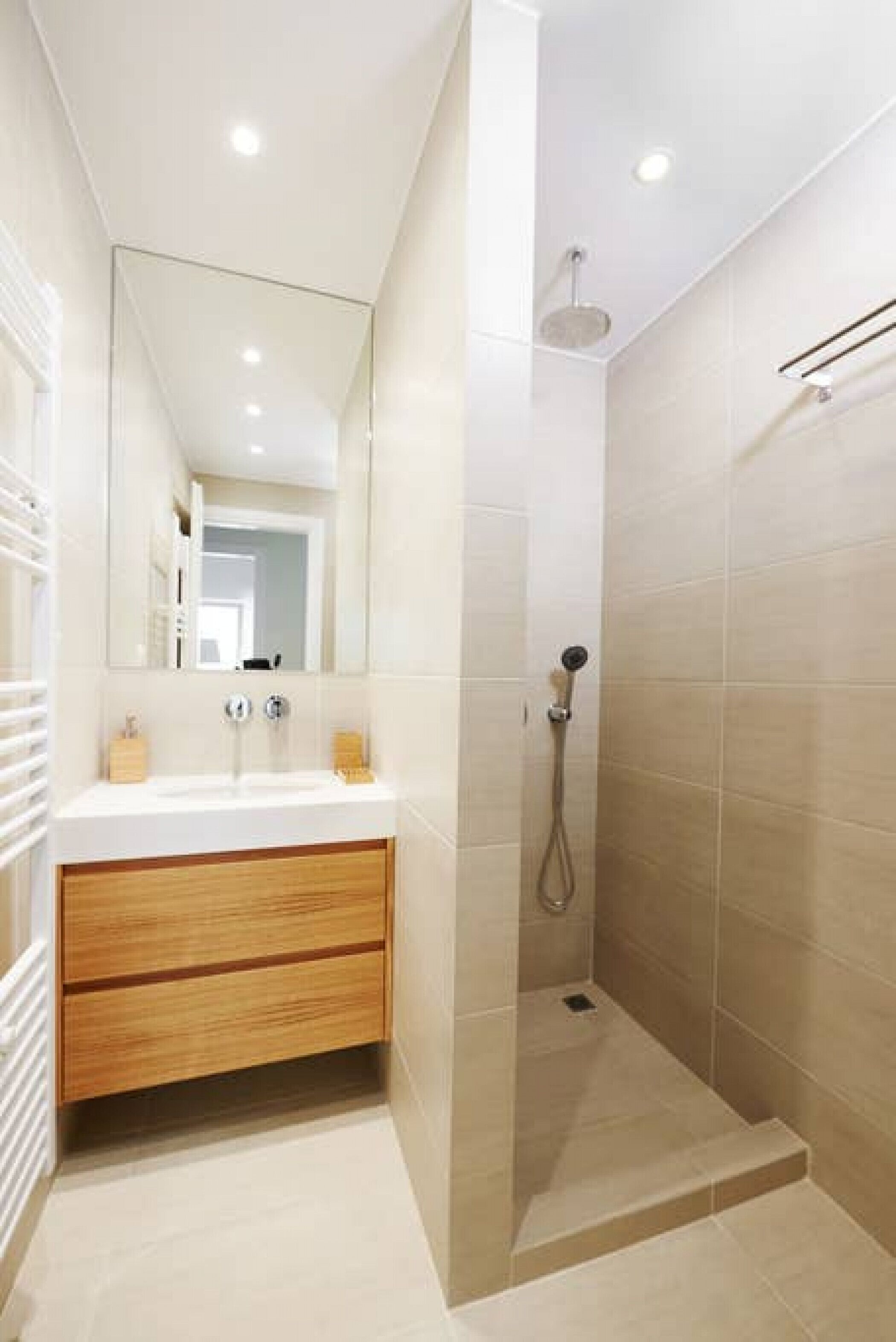 Hair dryer, towels