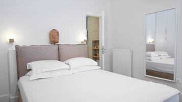 3 bedrooms, iron/ironing board, travel crib, free WiFi