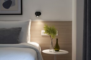 2 室のベッドルーム、デスク、アイロン / アイロン台、旅行用ベビーベッド