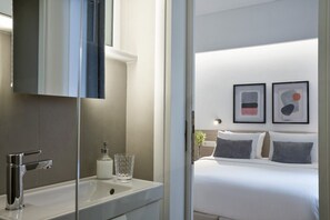 ヘアドライヤー、タオル