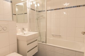 Shower, towels - Südstrand 3, Germany (Sylt)