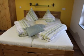 1 bedroom, WiFi, bed sheets - Apartment 1 - Holiday home Zeeck (Insel Hiddensee)