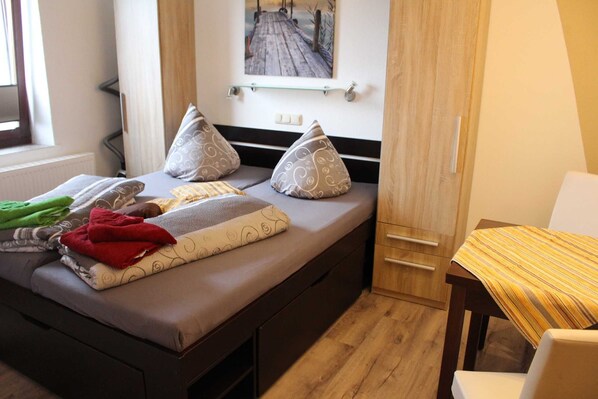 1 bedroom, WiFi, bed sheets - Apartment 2 - Vacation home Zeeck (Insel Hiddensee)