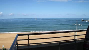 Na praia