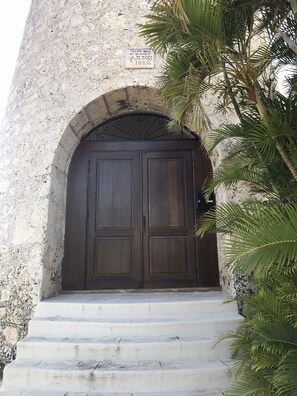 Exterior detail - Charming apartment with swimming pool (Sainte-Anne)