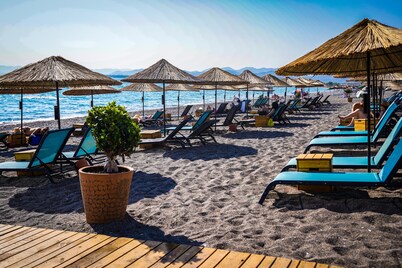 Uras Beach Hotel