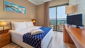 Minibar, free WiFi, bed sheets