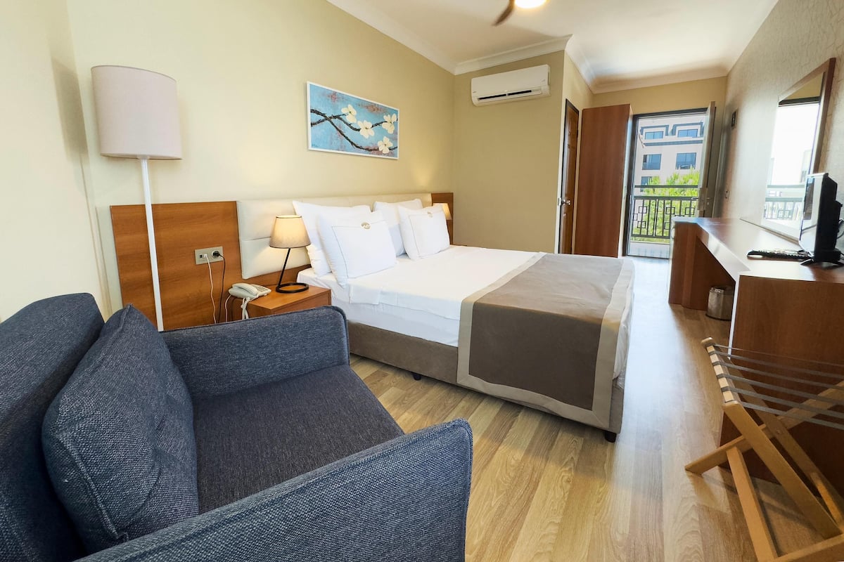 Chambre Standard, vue partielle sur la mer