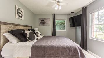 3 habitaciones, caja de seguridad en la habitación y escritorio