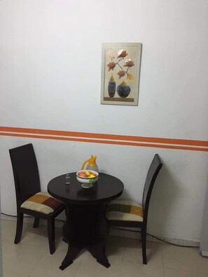 Apartment | In-room dining