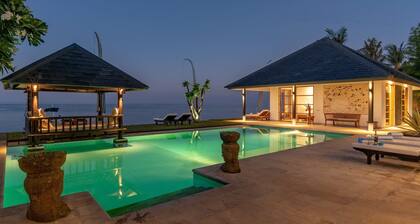 Villa Lovina Beach 1 - Villa en bord de mer avec piscine: dßner de bienvenue gratuit + petit-déjeuner!