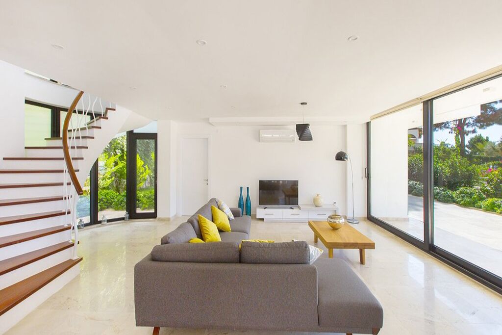 Smart-TV, Kamin, Videospiele, DVD-Player