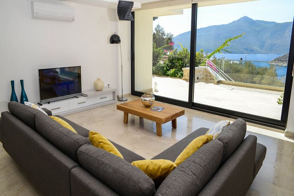 Smart-TV, Kamin, Videospiele, DVD-Player