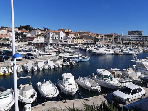 Studio piscine tennis Belle terrasse, proche port,plages,commerces, centre ville
