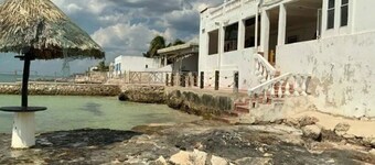 SANDOVAL HOUSE BEACH