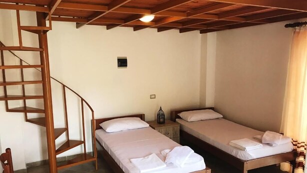 2 bedrooms, WiFi (free), bed sheets - Flutura Apartments (Vlorë)