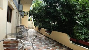 Apartment (Duplex) | Balcony - Flutura Apartments (Vlorë)