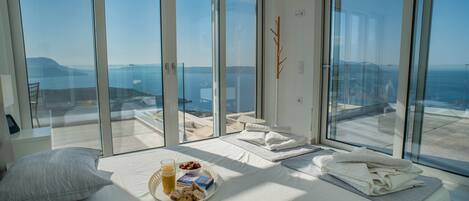 4 chambres, coffres-forts dans les chambres, fer et planche à repasser