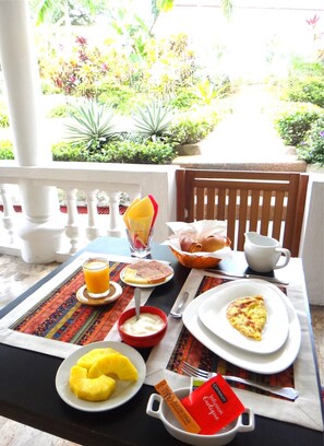 Free daily full breakfast - Villa Oasis Abidjan (Abidjan)