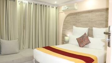 Exclusive Double Room, 1 Queen Bed, Non Smoking, Pool View | Down duvets, pillow-top beds, individually decorated