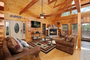 Flachbildfernseher, Kamin, Videospiele