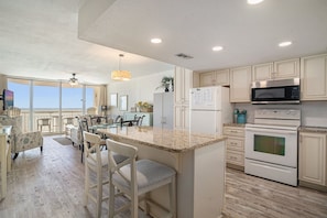 Condo, 1 Bedroom | Private kitchen